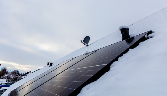 zonnepanelen plaatsen in de winter