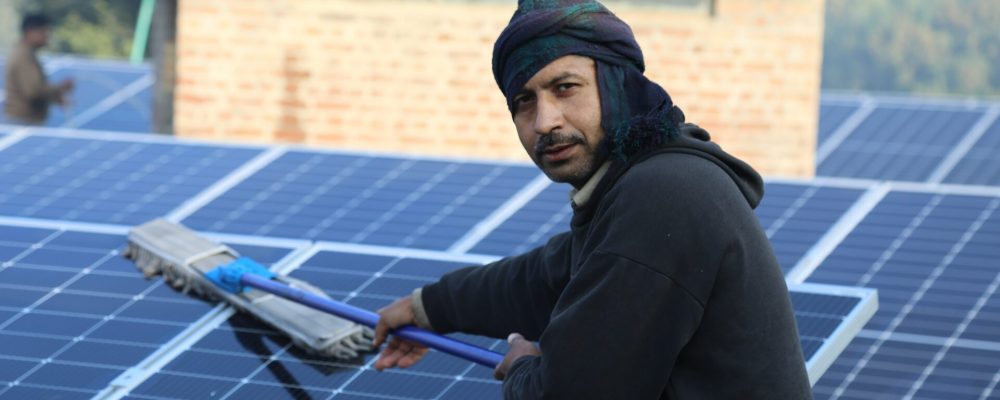Zonnepanelen schoonmaken